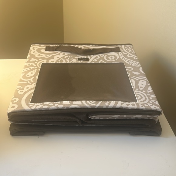 Thirty-one Collapsable Storage Cubes w/ Lids - Picture 4 of 4